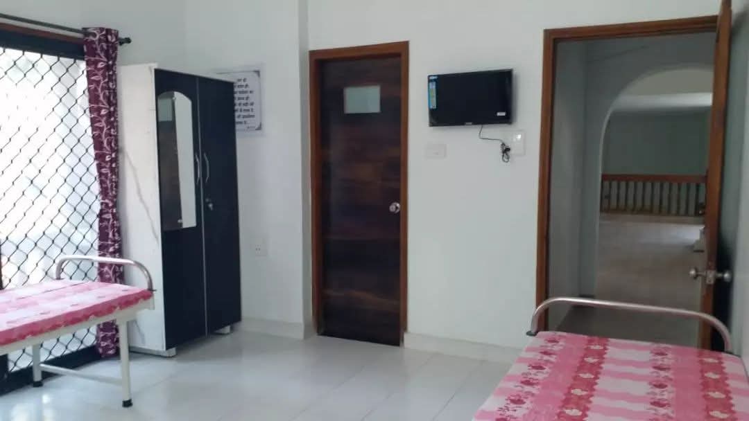 Private Room Option